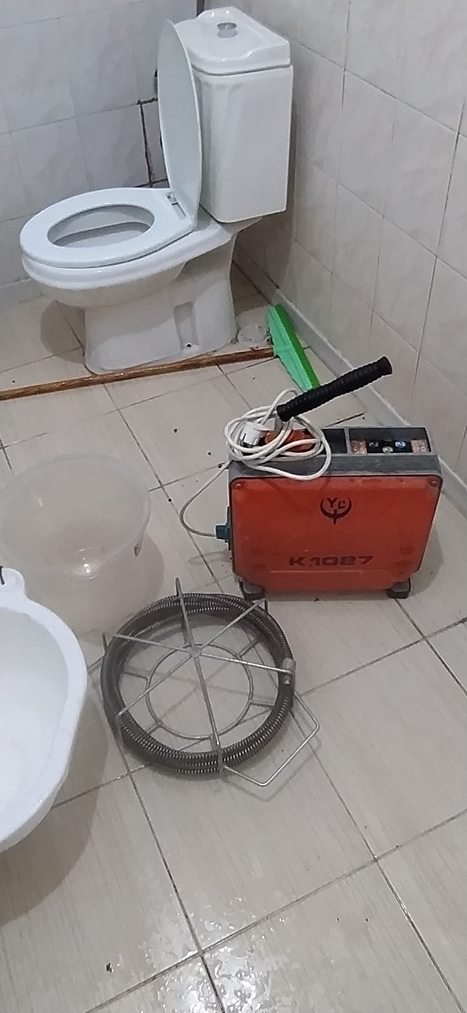Banyo gideri açma uygulaması